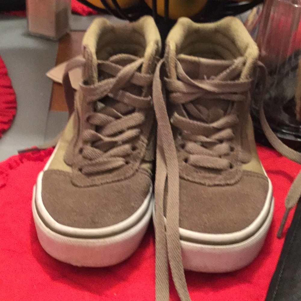 Vans - Picture 4 of 5